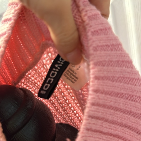 Pink sweater - Picture 3 of 3